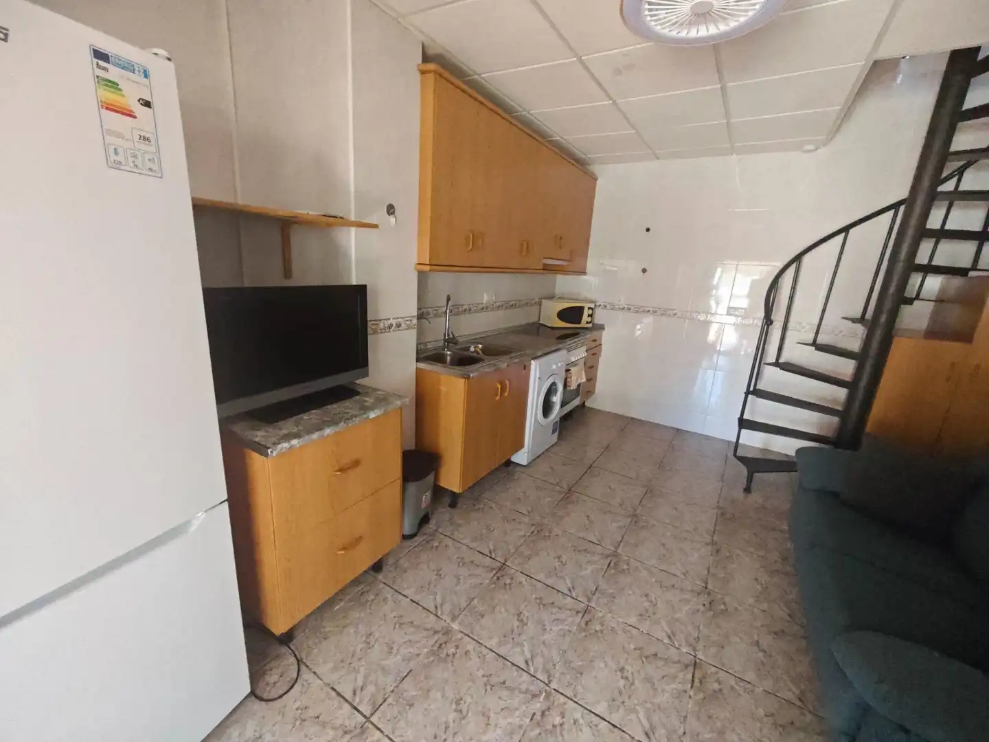 Cuina de Casa o xalet en venda en Cartagena amb Jardí privat, Terrassa i Moblat