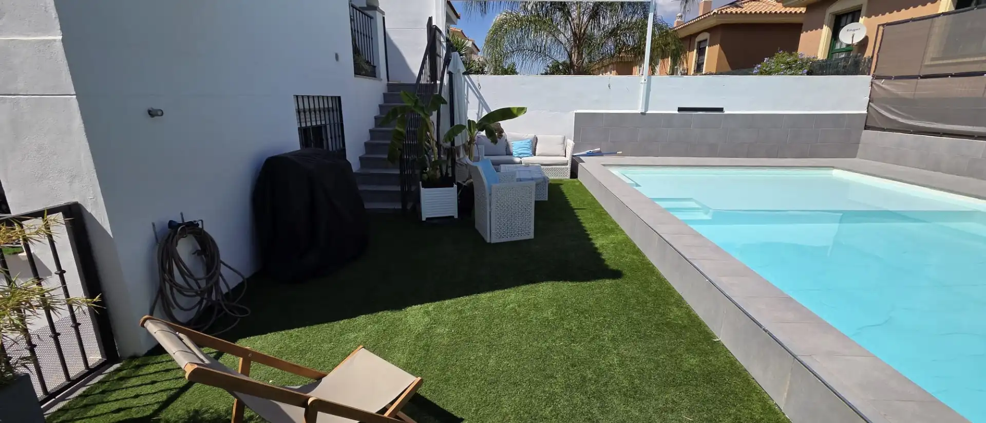 Casa aparellada amb terrassa en venda a Capellanía - Retamar, imagen 3