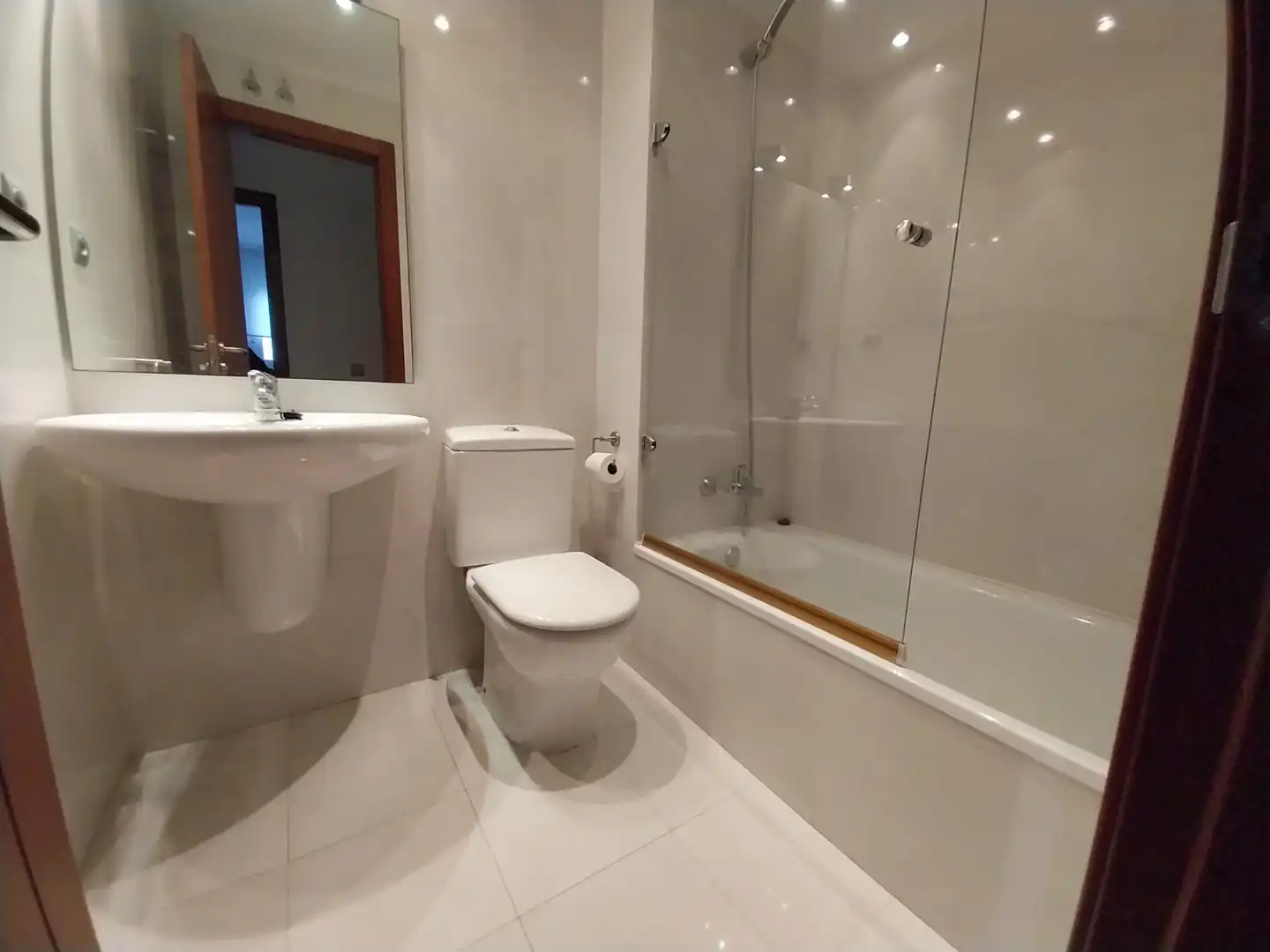 Badezimmer von Wohnung zur Miete in Santander mit Heizung, Privatgarten und Abstellraum