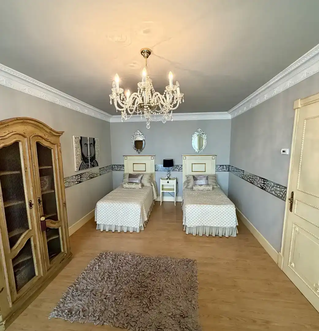 Dormitori de Casa o xalet en venda en Garray amb Jardí privat, Parquet i Piscina