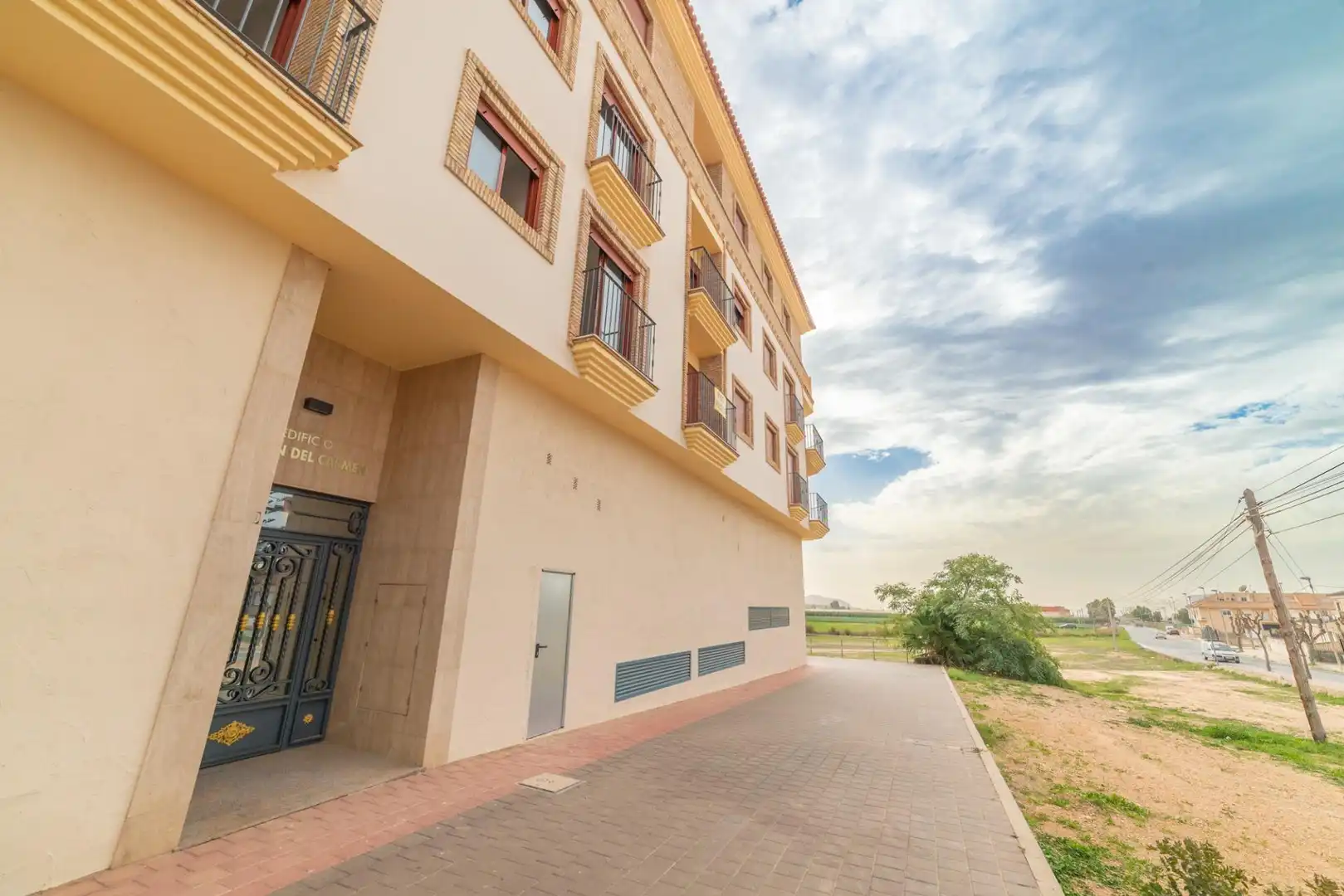 Apartamento con terraza en venta en Avileses