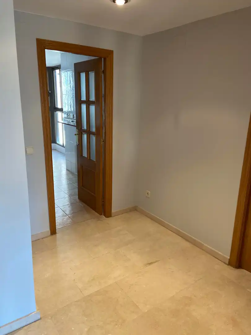 Wohnung zur Miete in Valencia mit Klimaanlage, Heizung und Terrasse