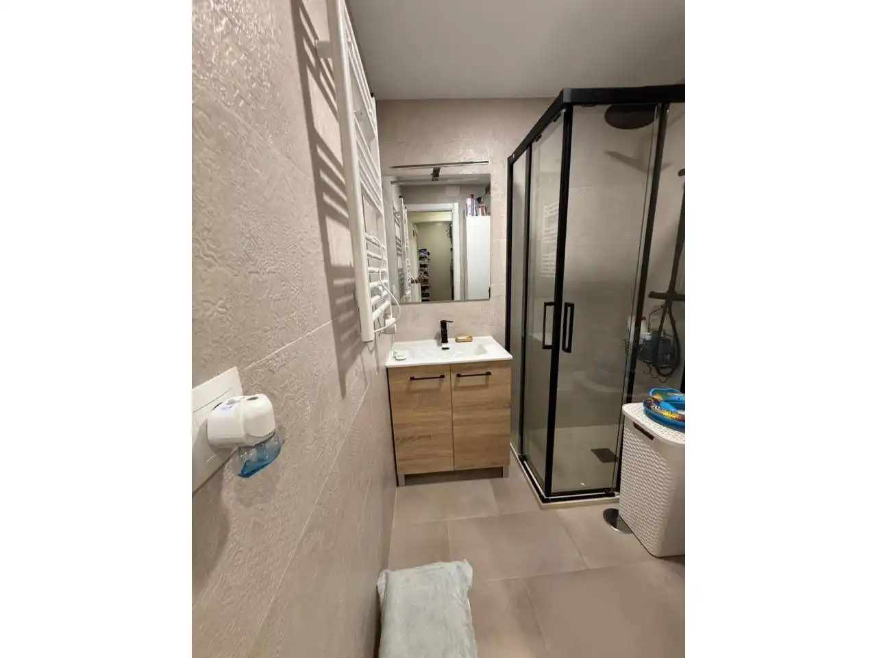 Bathroom of Flat for sale in Camas  with Air Conditioner, Heating and Parquet flooring