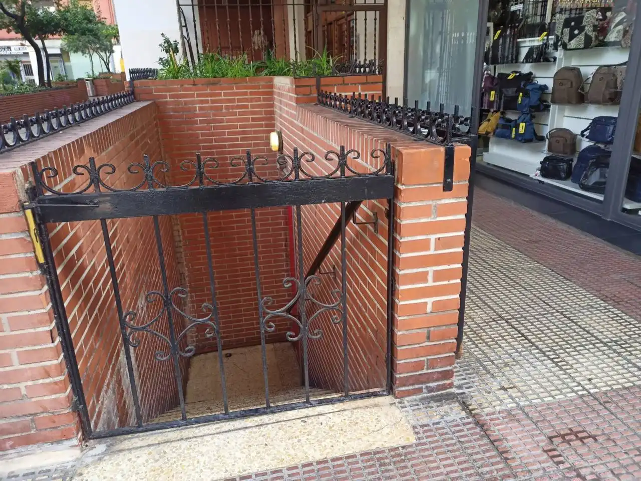 Parkplatz mit Aufzug zum Verkauf in Calle Mª Díaz de Haro, imagen 3