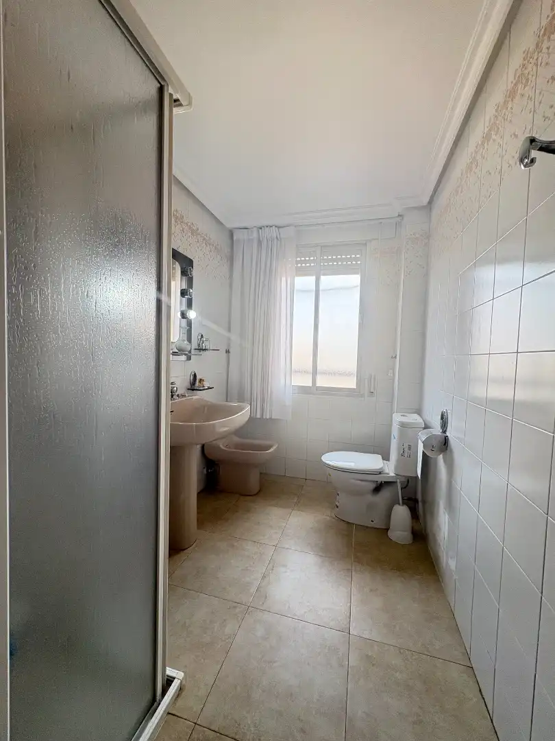 Badezimmer von Wohnung zum Verkauf in Arnedo mit Heizung, Abstellraum und Möbliert