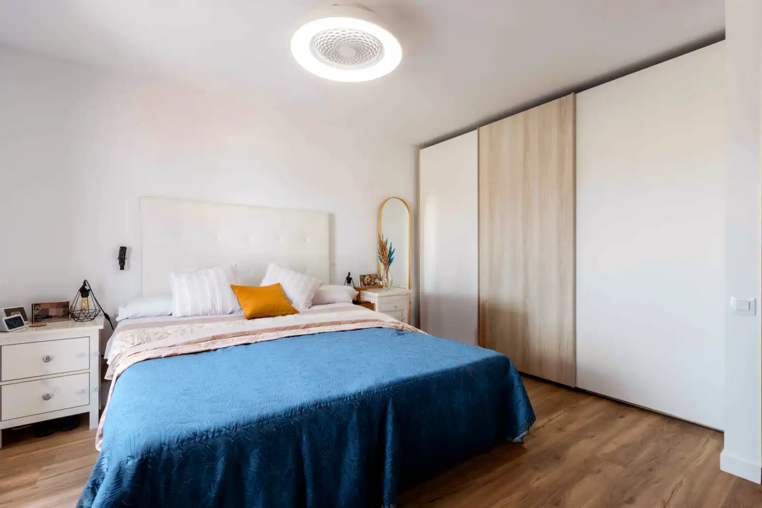 Habitación de Ático en venta en Terrassa con Aire acondicionado, Calefacción y Parquet