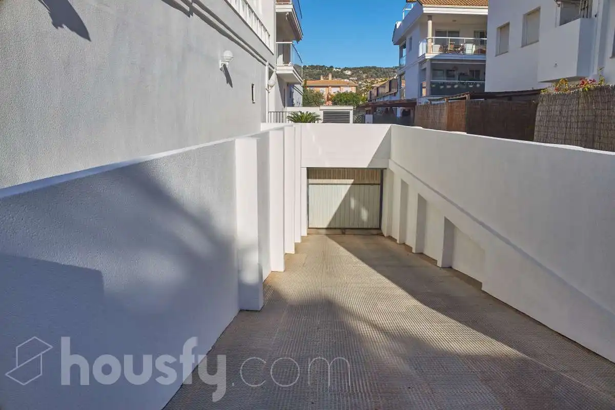 Vista exterior de Pis en venda en Jávea / Xàbia amb Aire condicionat, Terrassa i Piscina comunitària
