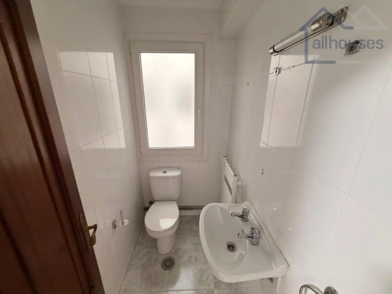 Baño de Piso en venta en Vigo  con Calefacción, Parquet y Terraza