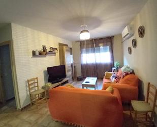 Living room of Flat for sale in Belmonte de Tajo  with Air Conditioner, Heating and Furnished