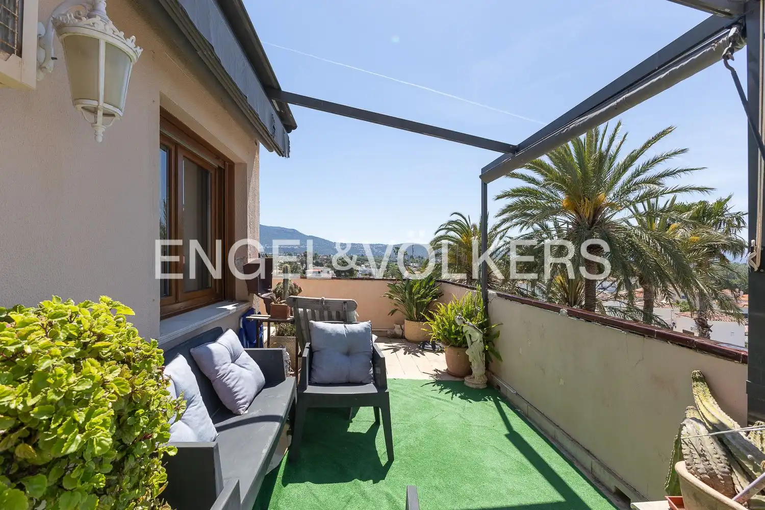 Terraza de Ático en venta en Dénia con Aire acondicionado, Calefacción y Jardín privado
