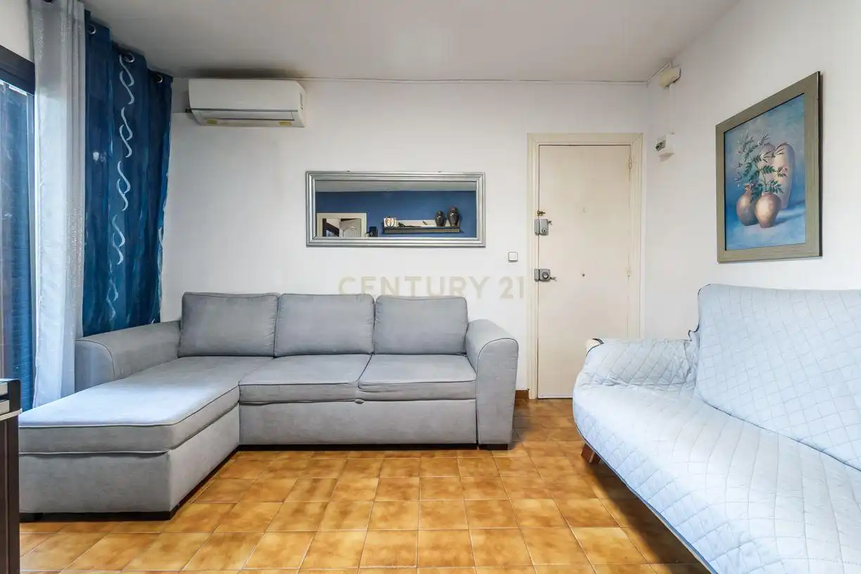 Living room of Apartments for sale in El Vendrell  with Air Conditioner and Oven