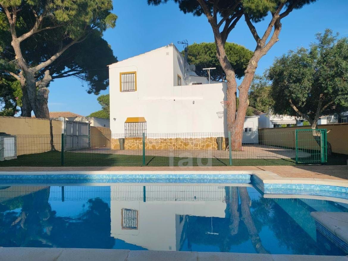 Exterior view of House or chalet for sale in Chiclana de la Frontera  with Swimming Pool