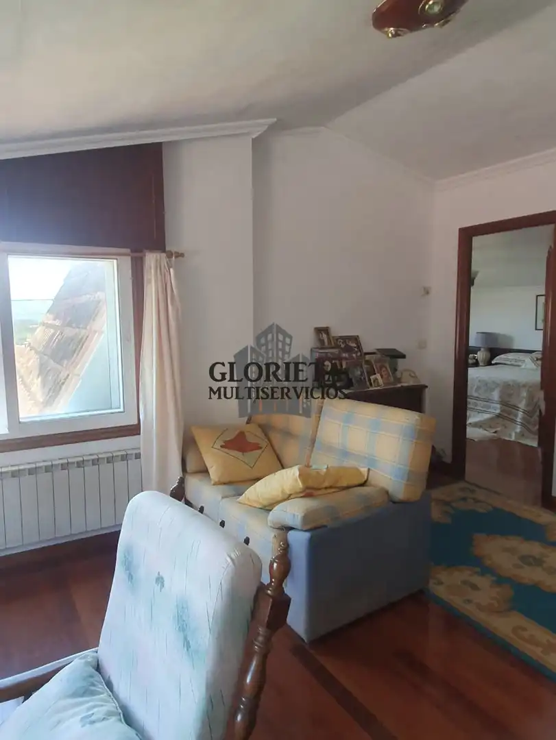 Living room of Houses for sale in Vigo   with Heating, Parquet flooring and Terrace