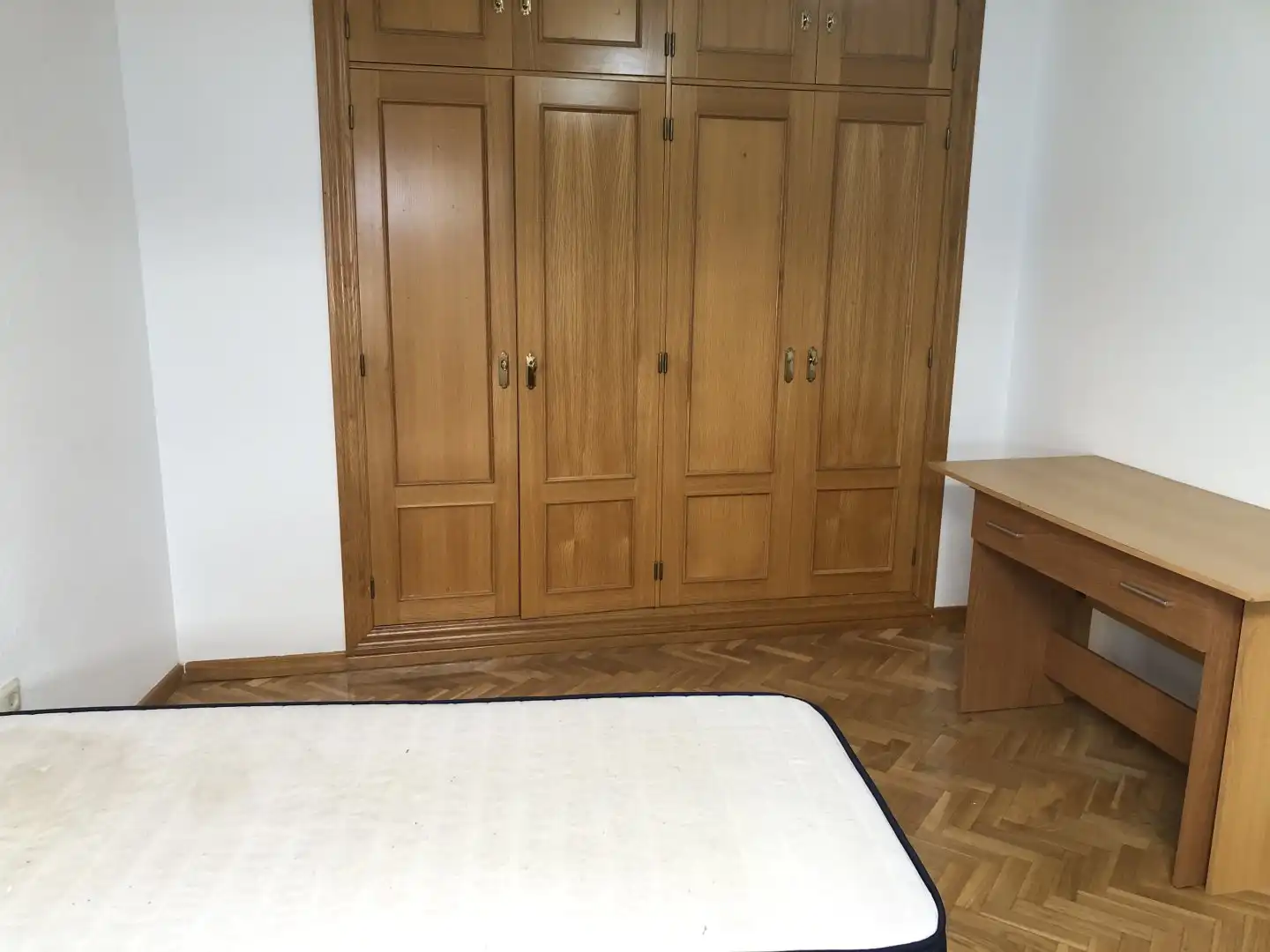 Habitación de Dúplex en venta en Segovia con Calefacción y Amueblado