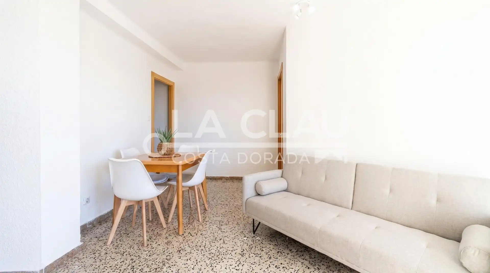 Wohnzimmer von Wohnung zum Verkauf in Tarragona mit Möbliert, Fernseher und Alarm