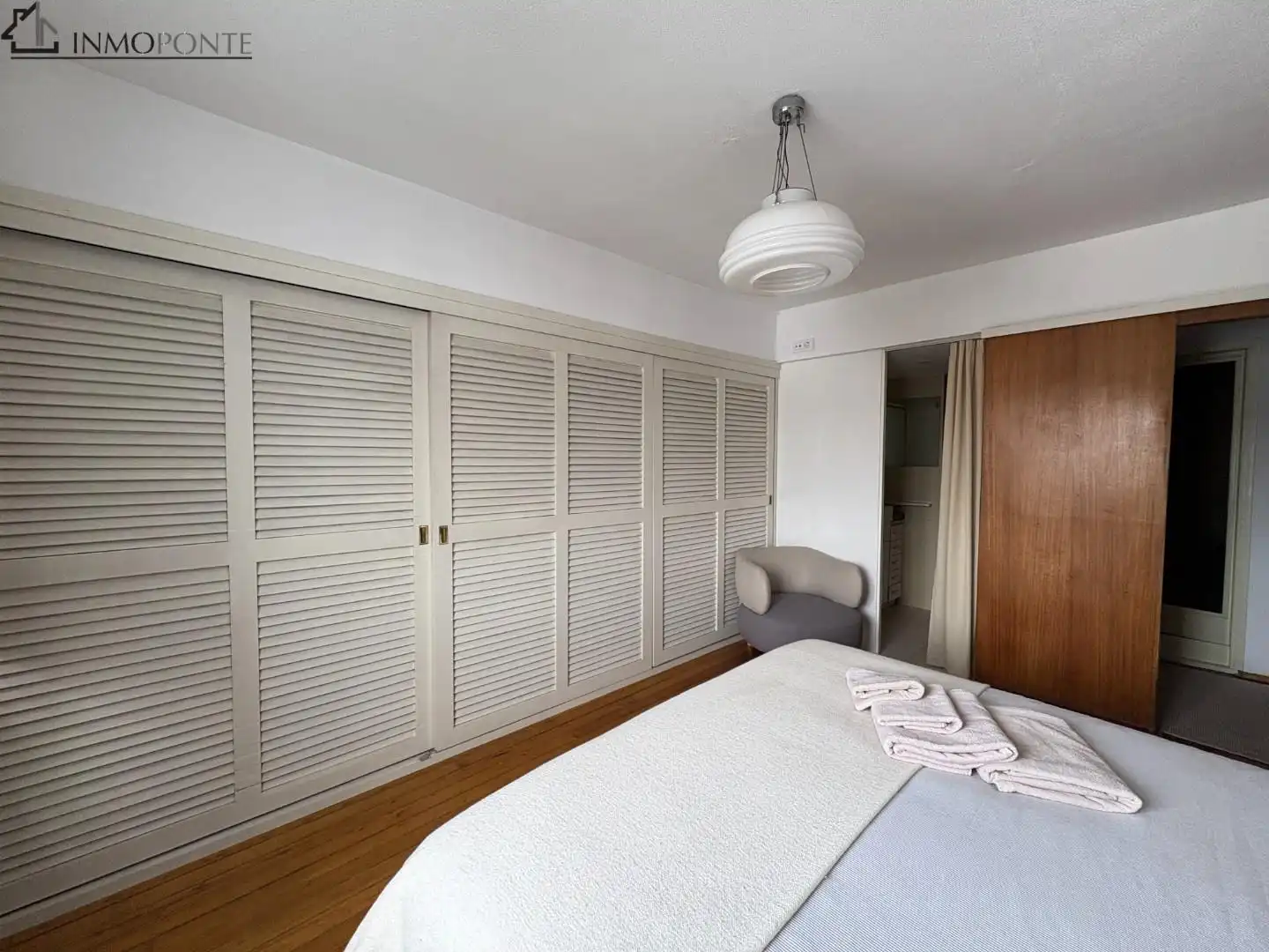 Bedroom of Flat for rent in Pontevedra Capital 