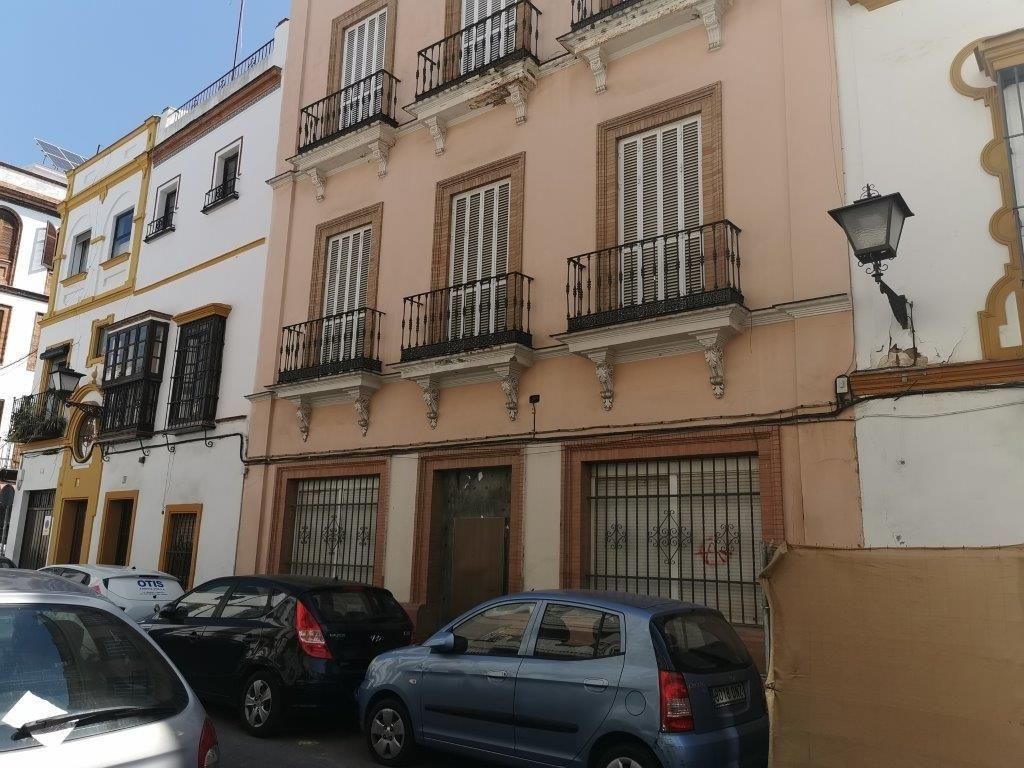 Exterior view of House or chalet for sale in  Sevilla Capital  with Balcony