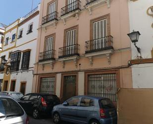 Exterior view of House or chalet for sale in  Sevilla Capital  with Balcony