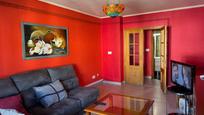 Living room of Flat for sale in O Barco de Valdeorras    with Heating, Terrace and Balcony
