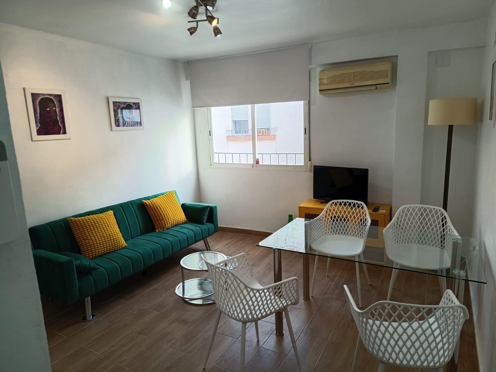 Sala d'estar de Pis de lloguer en  Córdoba Capital amb Aire condicionat i Parquet