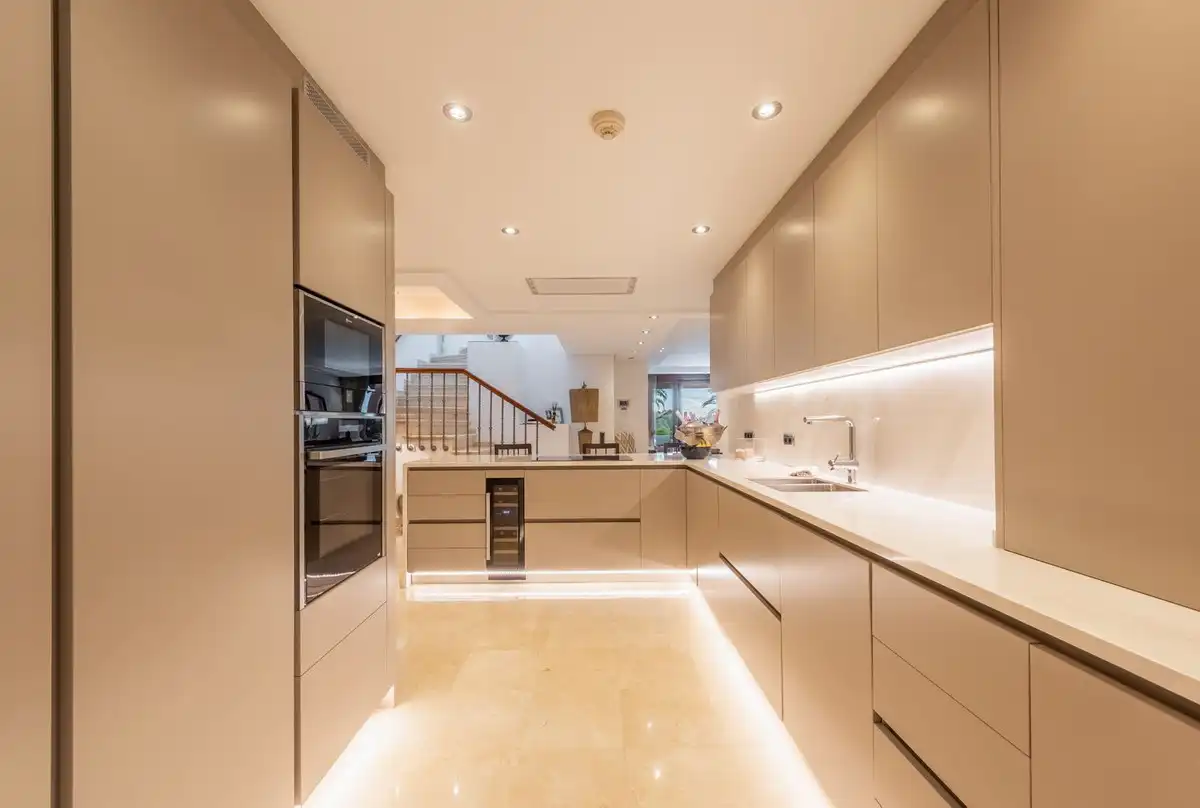 Penthouse with pool for sale in Selwo, imagen 28