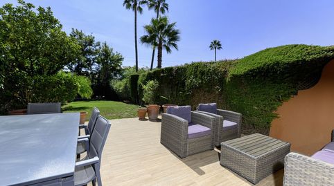 Foto 3 de Casa adosada en venta en Avenida Pernet, Nueva Atalaya, Estepona