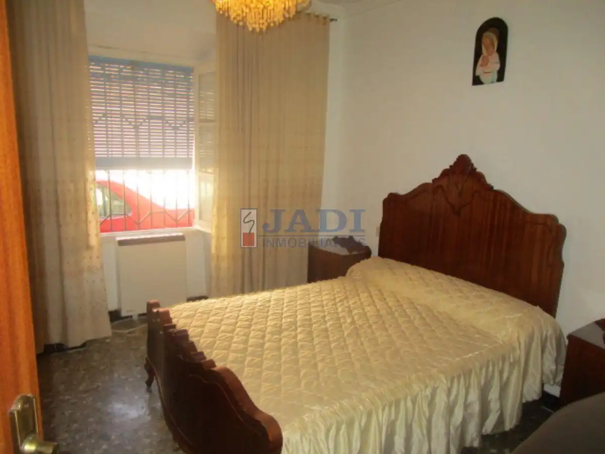 Habitación de Casa o chalet en venta en San Carlos del Valle con Terraza, Trastero y Amueblado