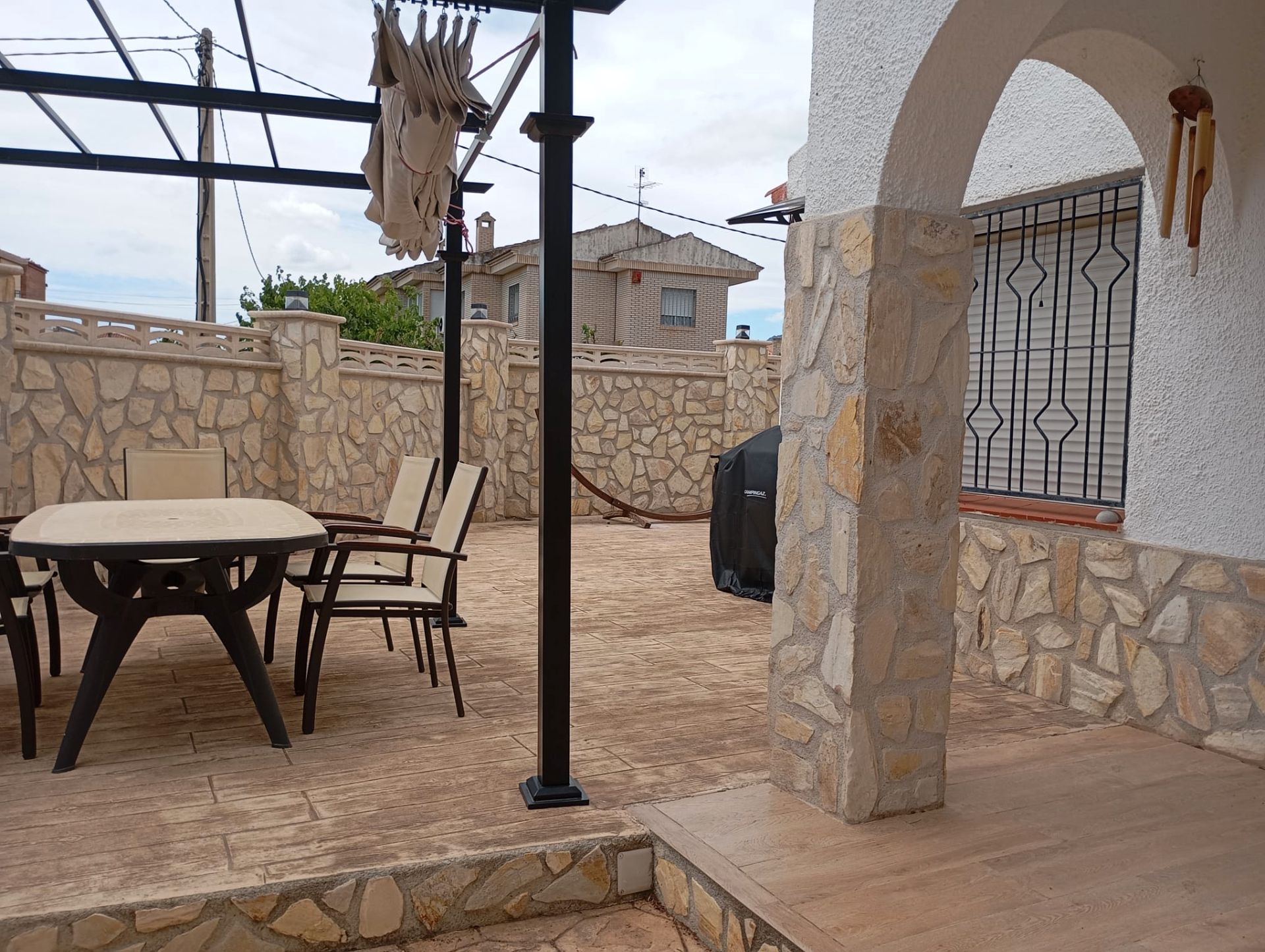 Terrassa de Casa o xalet en venda en Mont-roig del Camp amb Aire condicionat, Jardí privat i Moblat