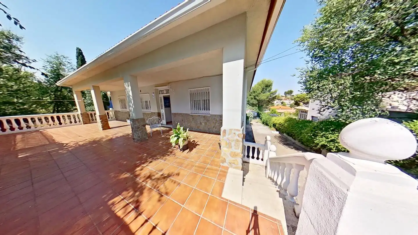 Casa rústica amb piscina en venda a Calle de la Encina