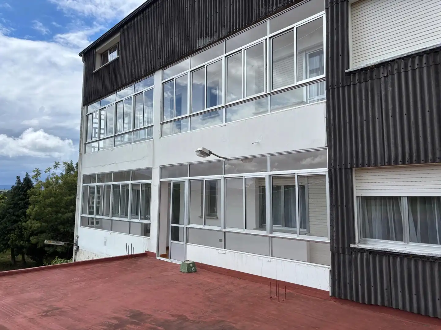 Vista exterior de Edificio en venta en Barreiros