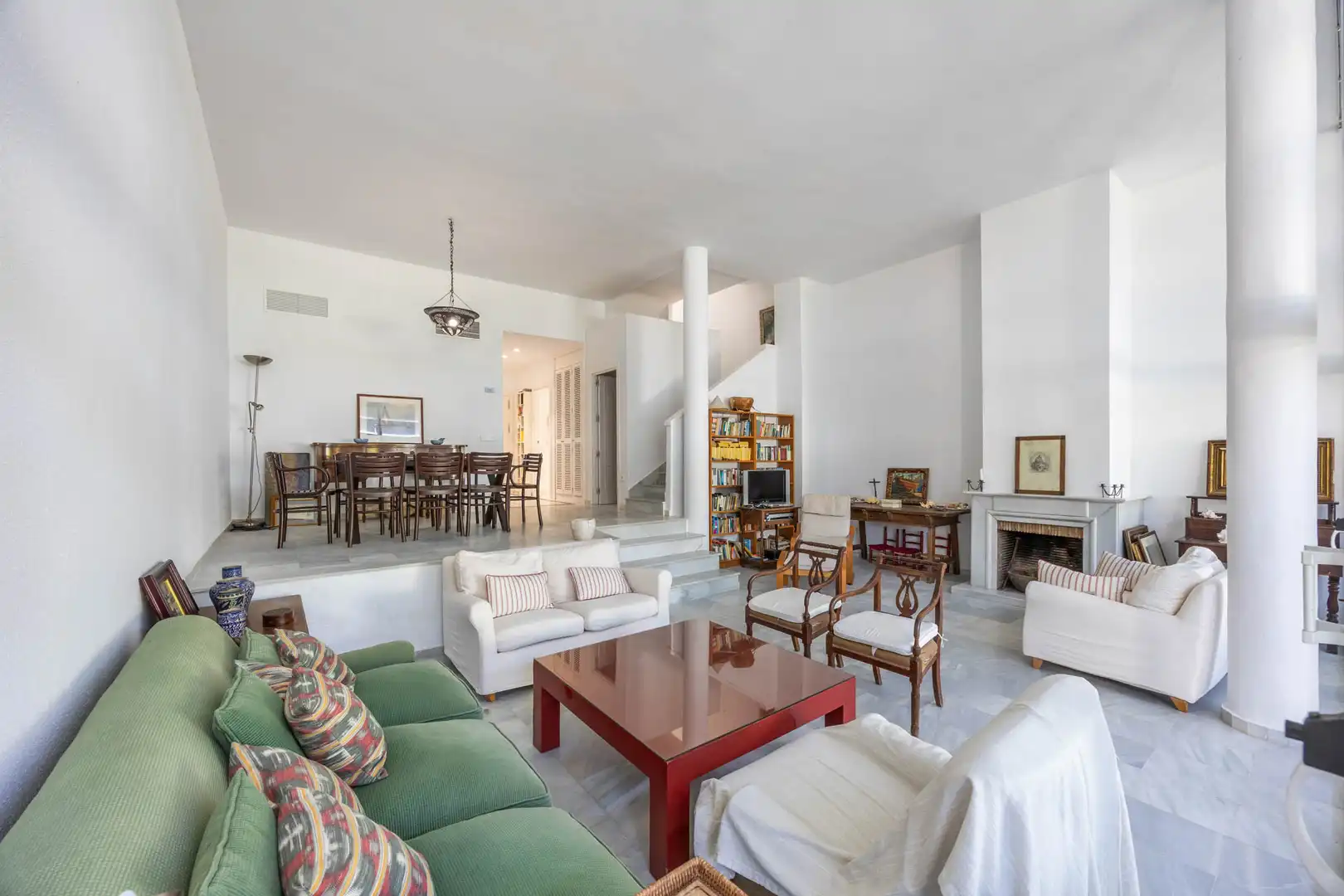 Living room of Detached homes for sale in Sotogrande  with Air Conditioner, Private garden and Terrace