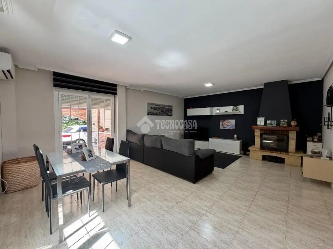 Casa pareada en venta en Villanueva de la Torre, imagen 3