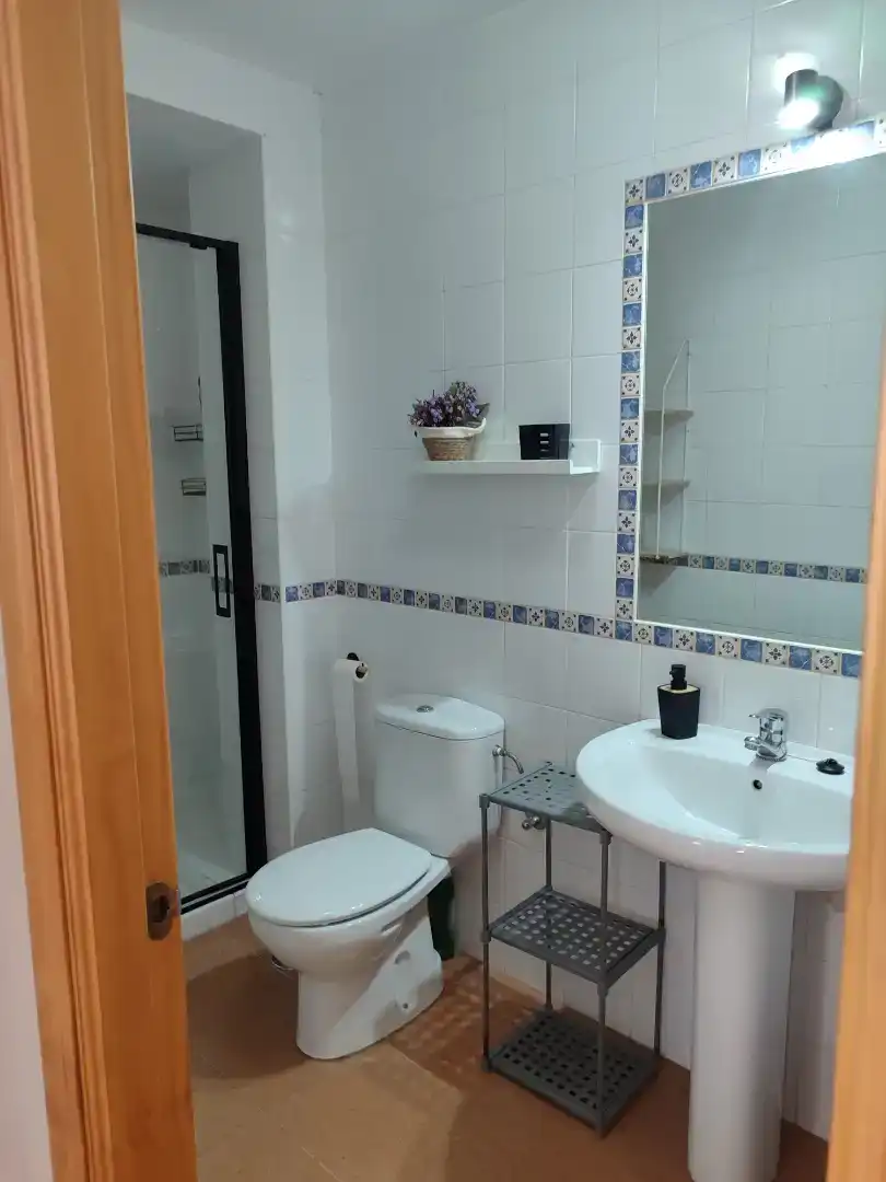 Baño de Apartamento de alquiler en Conil de la Frontera