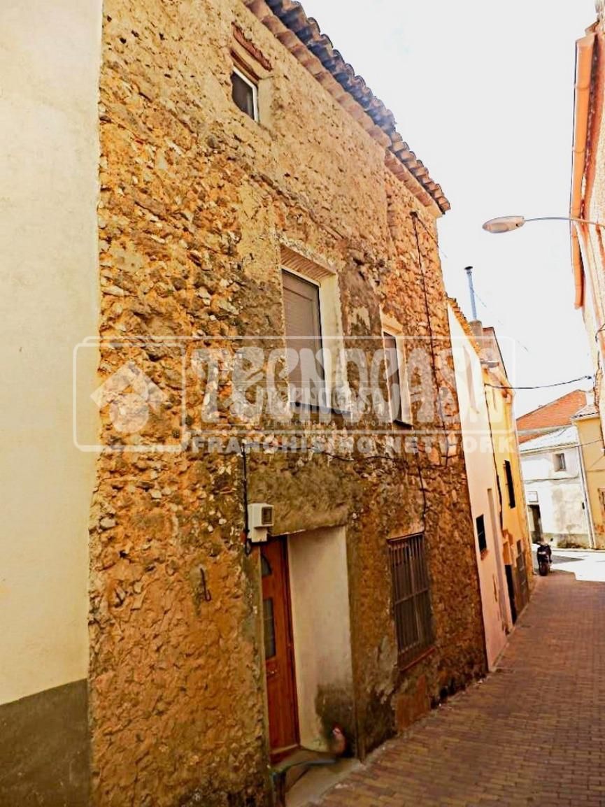 Vista exterior de Casa adosada en venda en Villaconejos de Trabaque amb Calefacció i Moblat