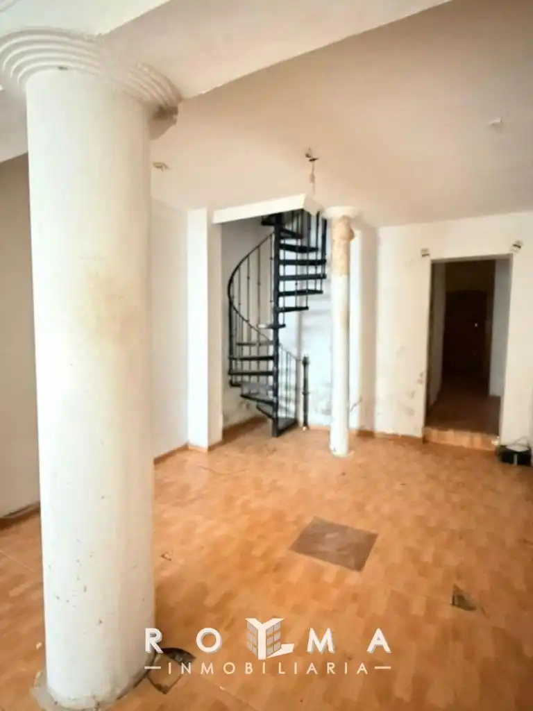 Einfamilien-Reihenhaus zum Verkauf in Sevilla mit Terrasse