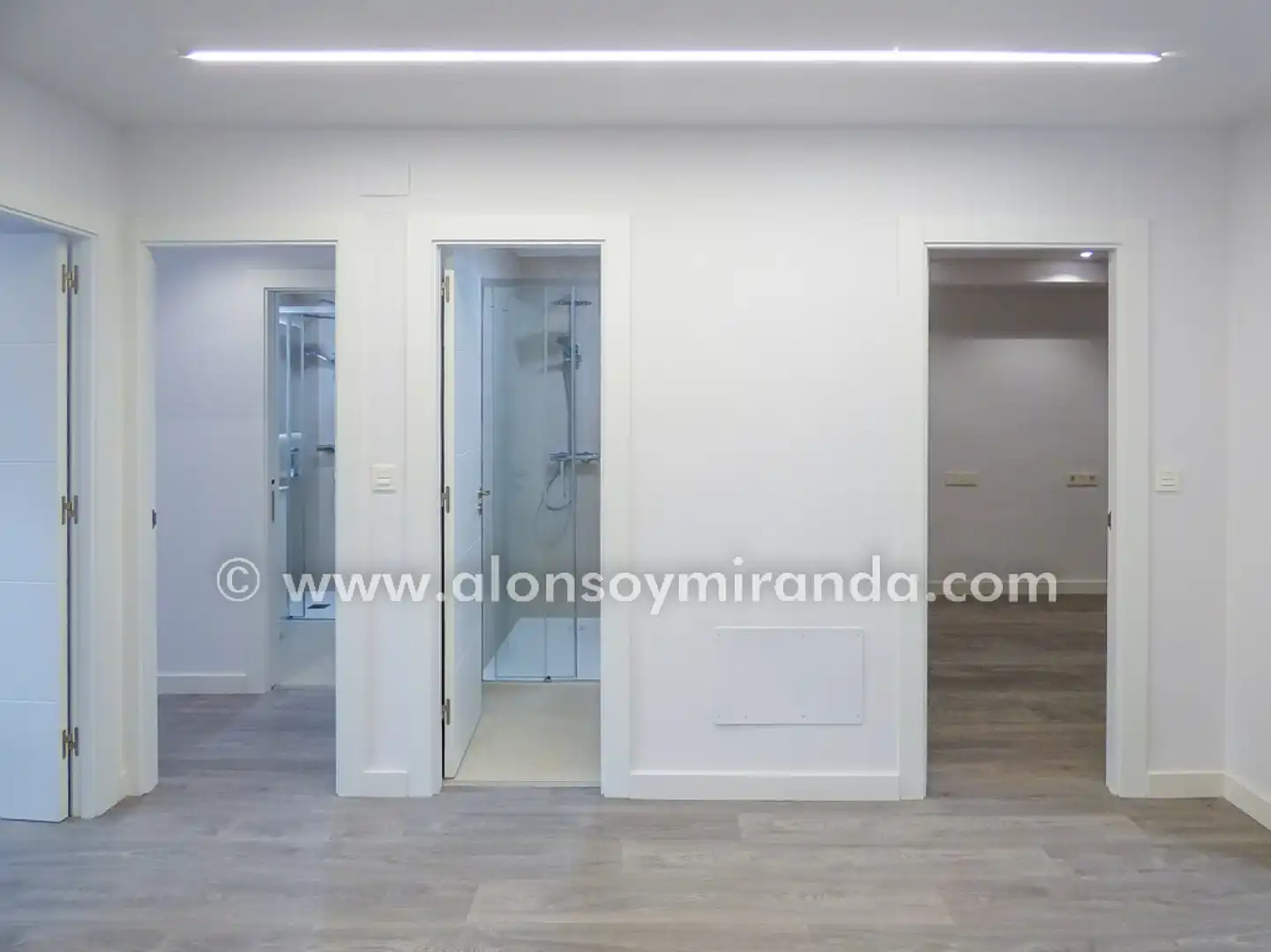 Badezimmer von Wohnung zur Miete in Gijón  mit Heizung und Abstellraum
