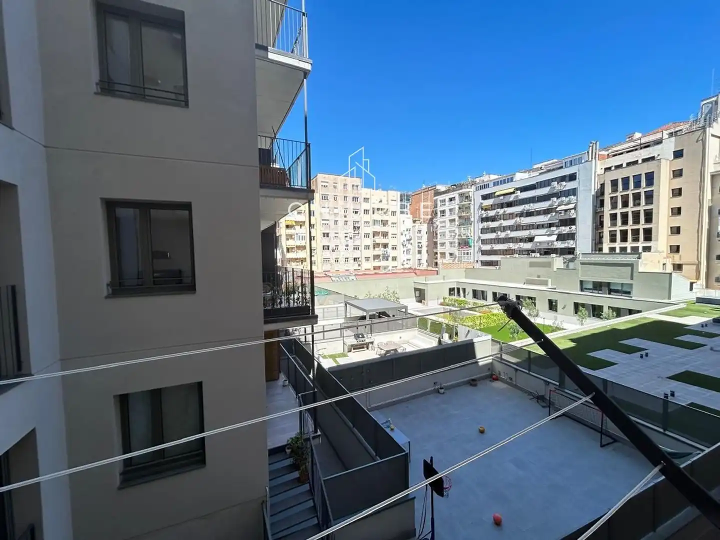 Vista exterior de Piso en venta en Barcelona con Aire acondicionado y Terraza