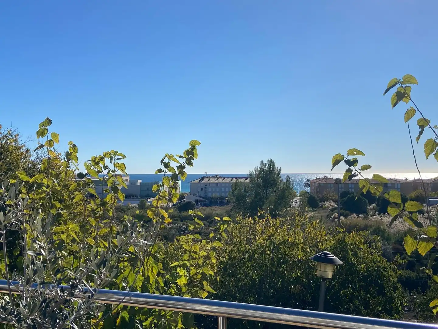 Außenansicht von Einfamilien-Reihenhaus zum Verkauf in El Vendrell mit Klimaanlage, Heizung und Terrasse