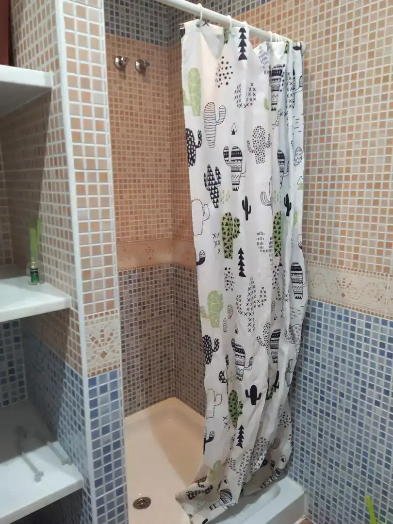 Bany de Casa adosada per a compartir en Córdoba amb Aire condicionat, Moblat i Forn