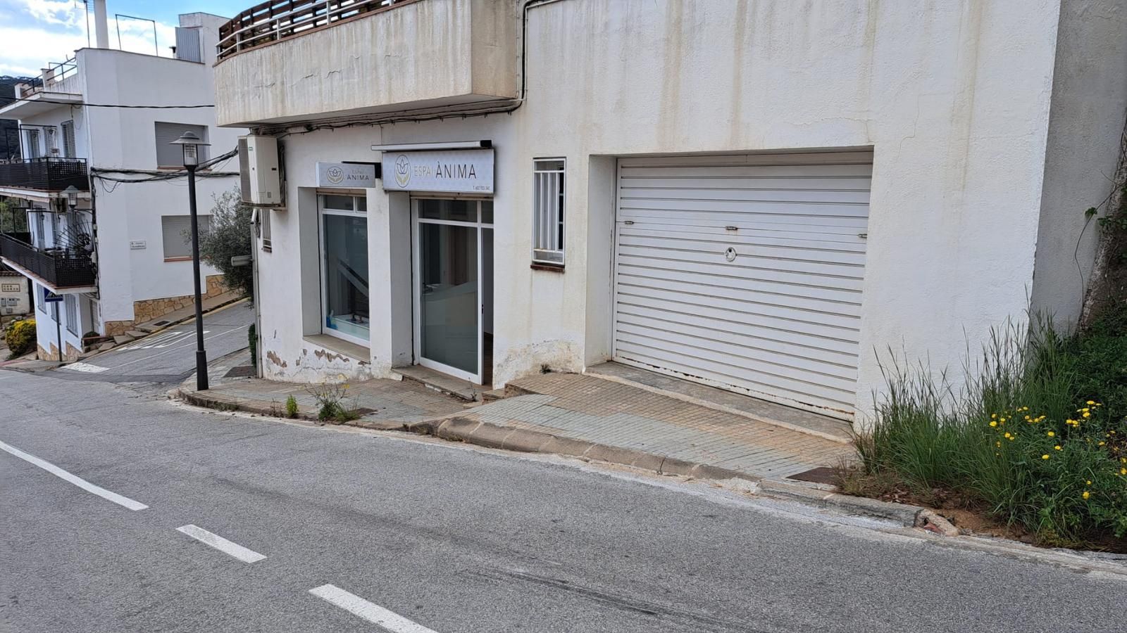 Vista exterior de Local de alquiler en Sant Cebrià de Vallalta