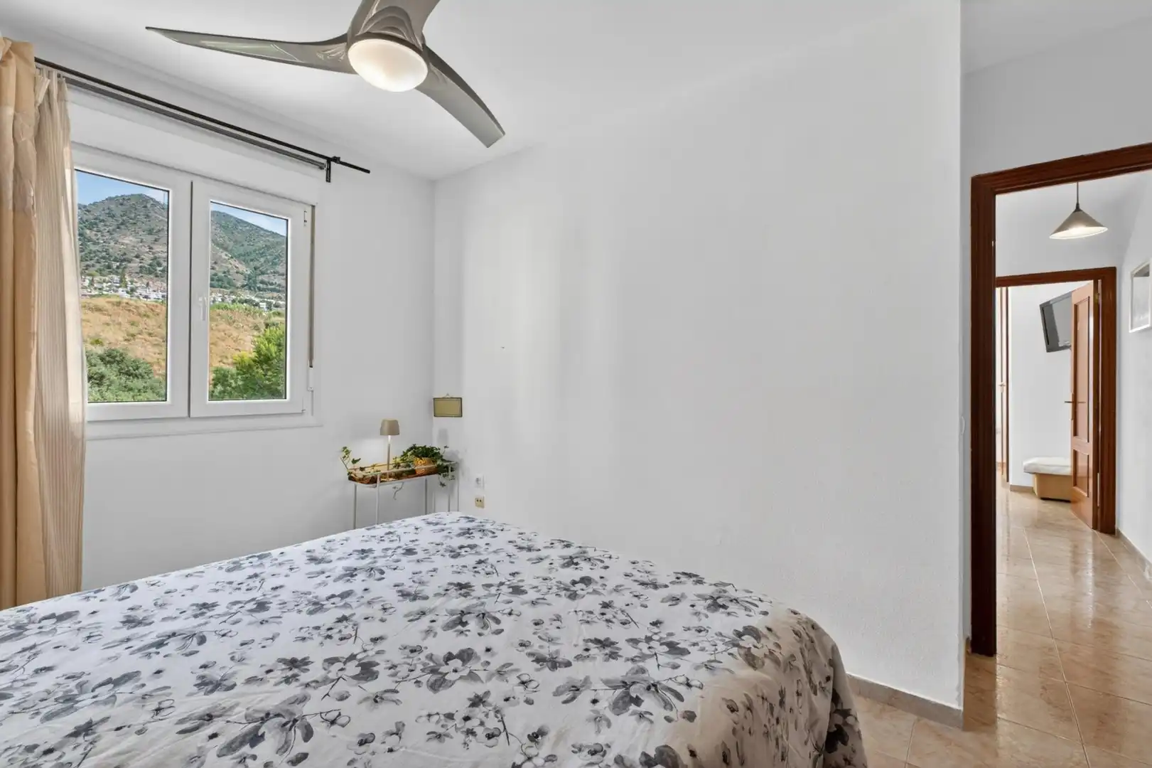 Schlafzimmer von Wohnung zum Verkauf in Benalmádena mit Klimaanlage, Privatgarten und Abstellraum