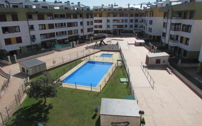 Schwimmbecken von Dachboden zum verkauf in Entrambasaguas mit Terrasse und Schwimmbad