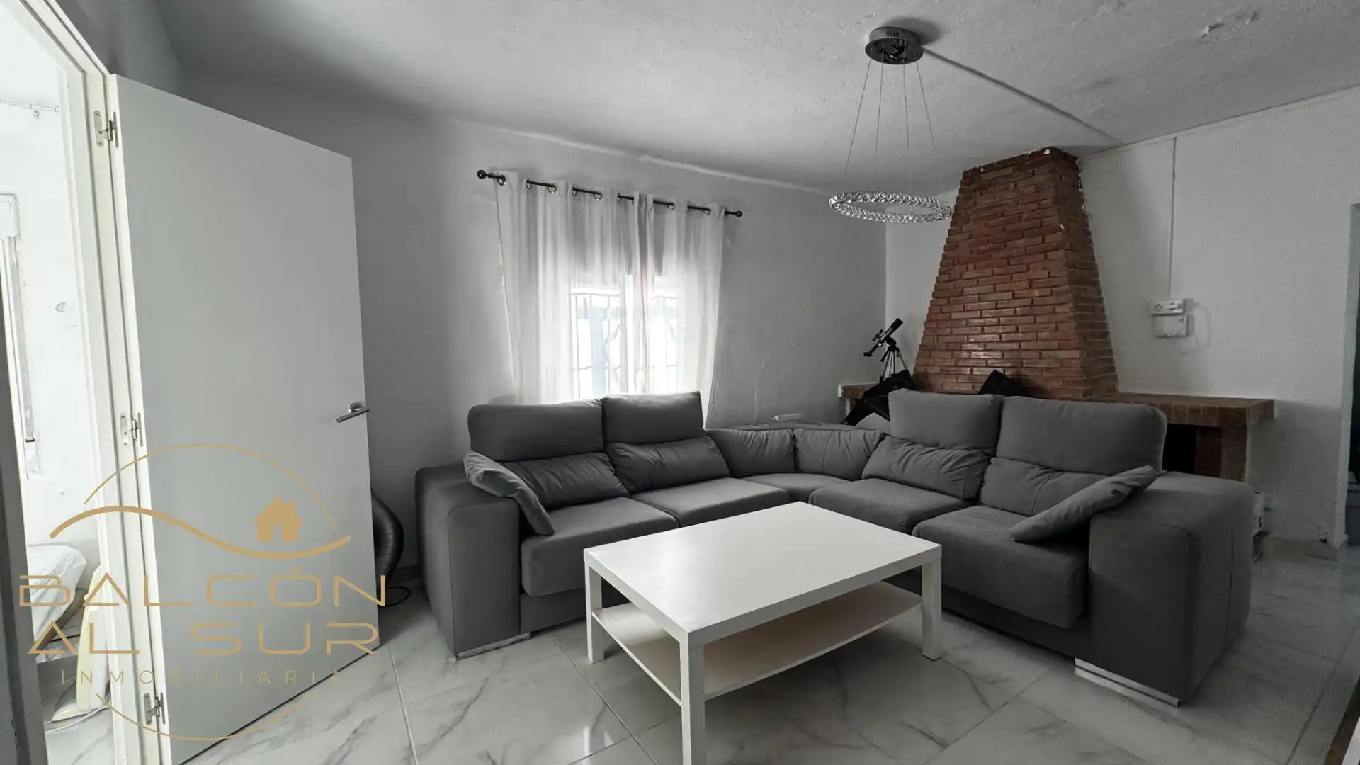Sala d'estar de Finca rústica en venda en Rota amb Jardí privat, Terrassa i Traster