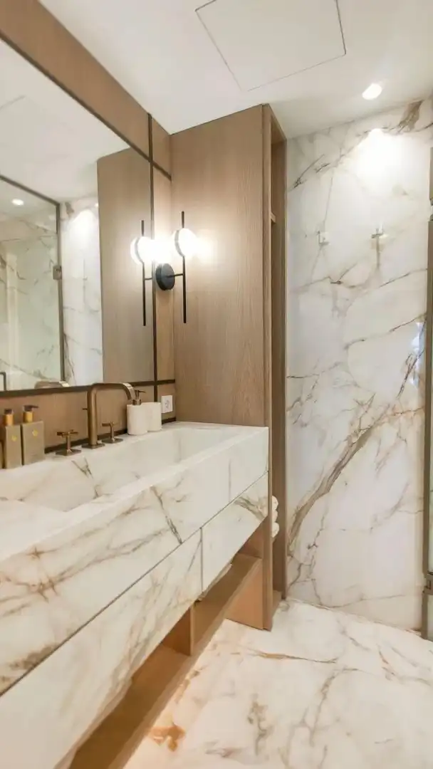 Bathroom of Flat for sale in Marbella  with Private garden, Terrace and Swimming Pool