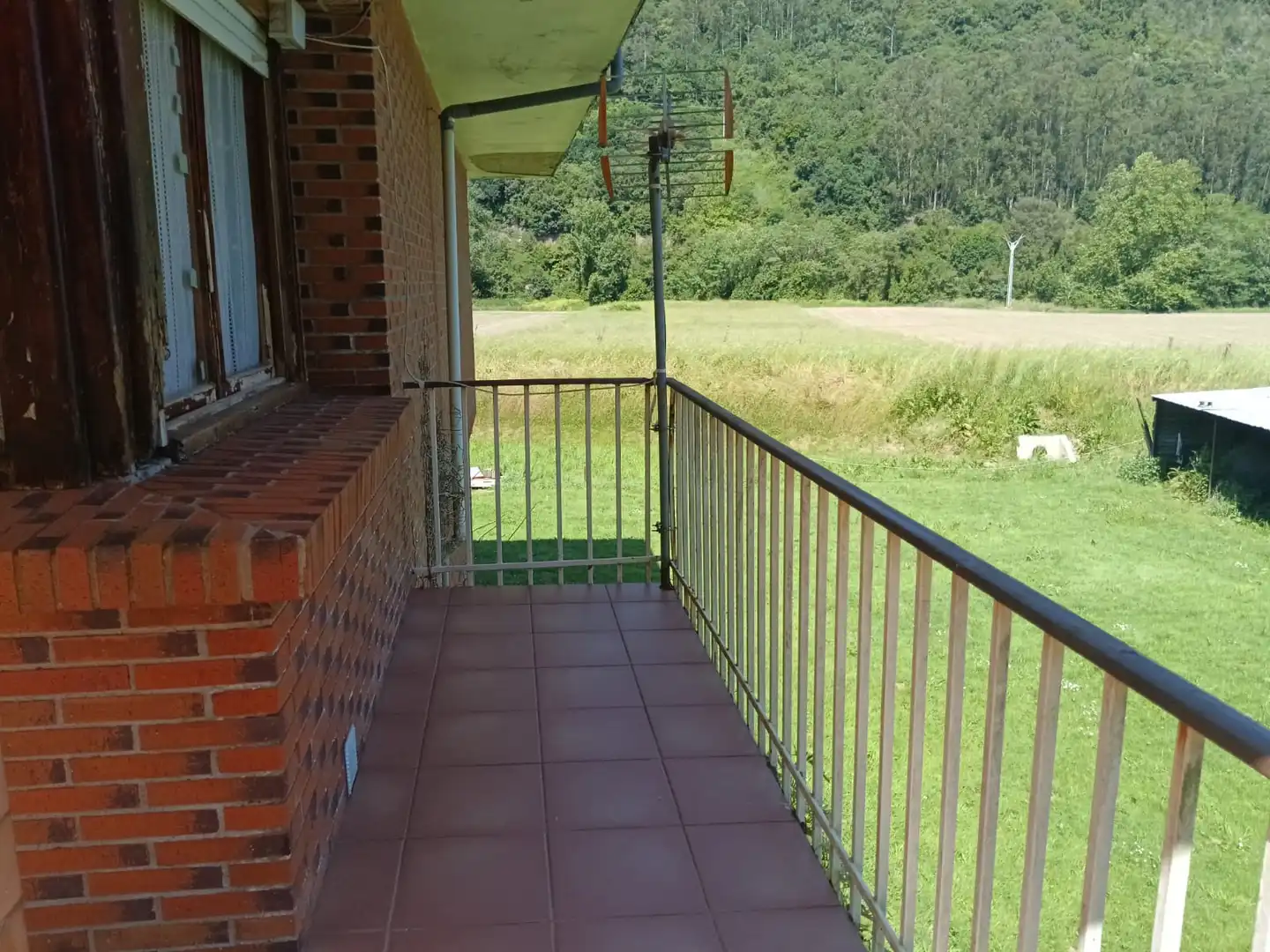 Terrassa de Casa o xalet en venda en Ampuero amb Jardí privat, Terrassa i Moblat