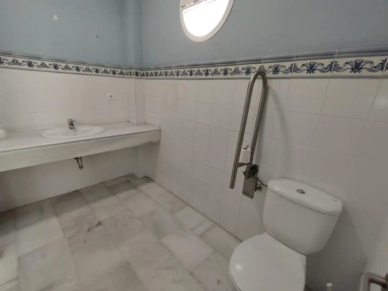 Bathroom of Duplexes for sale in Sanlúcar de Barrameda  with Air Conditioner and Terrace