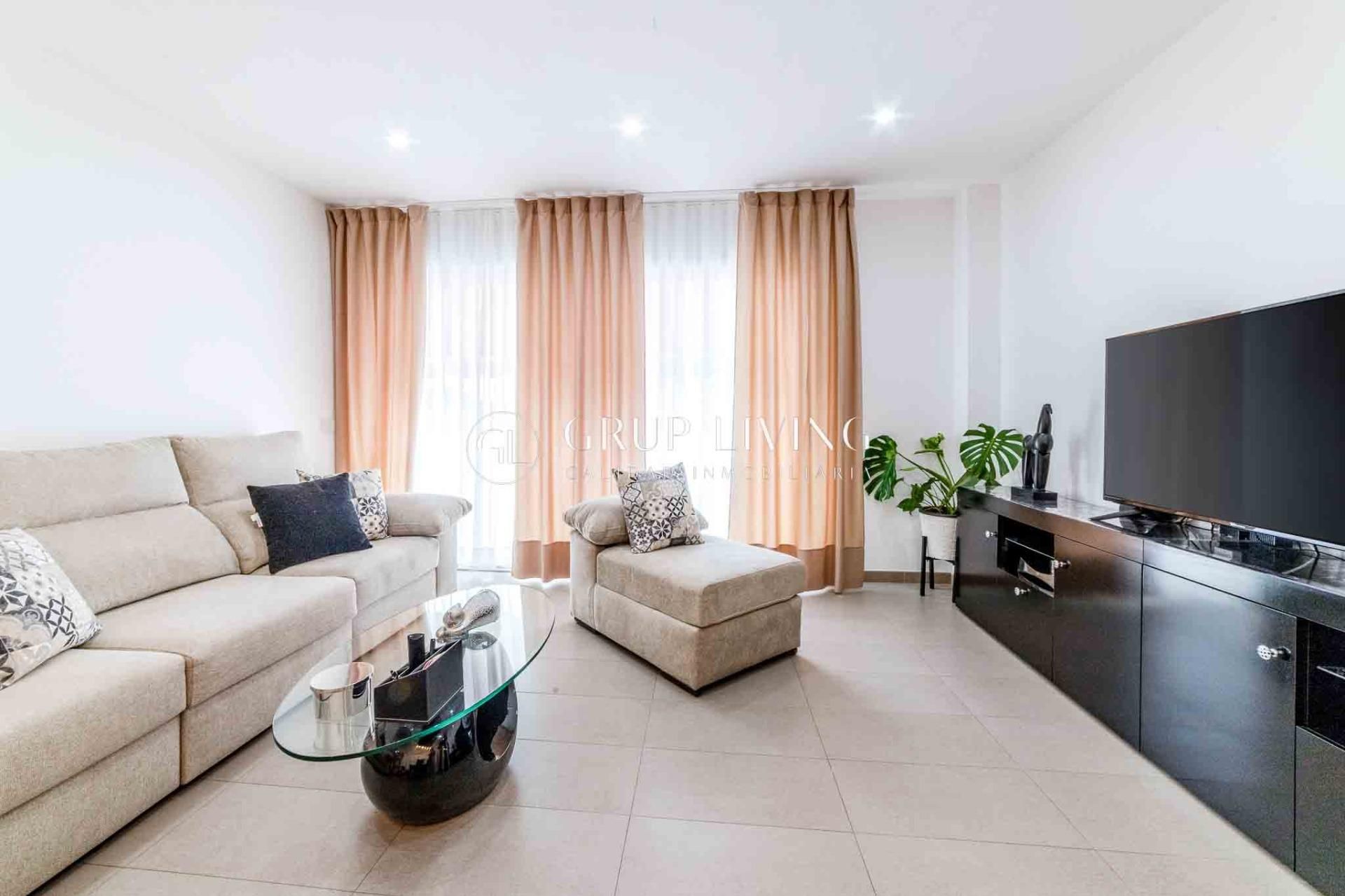 Sala de estar de Piso en venta en Les Cabanyes con Calefacción, Terraza y Balcón
