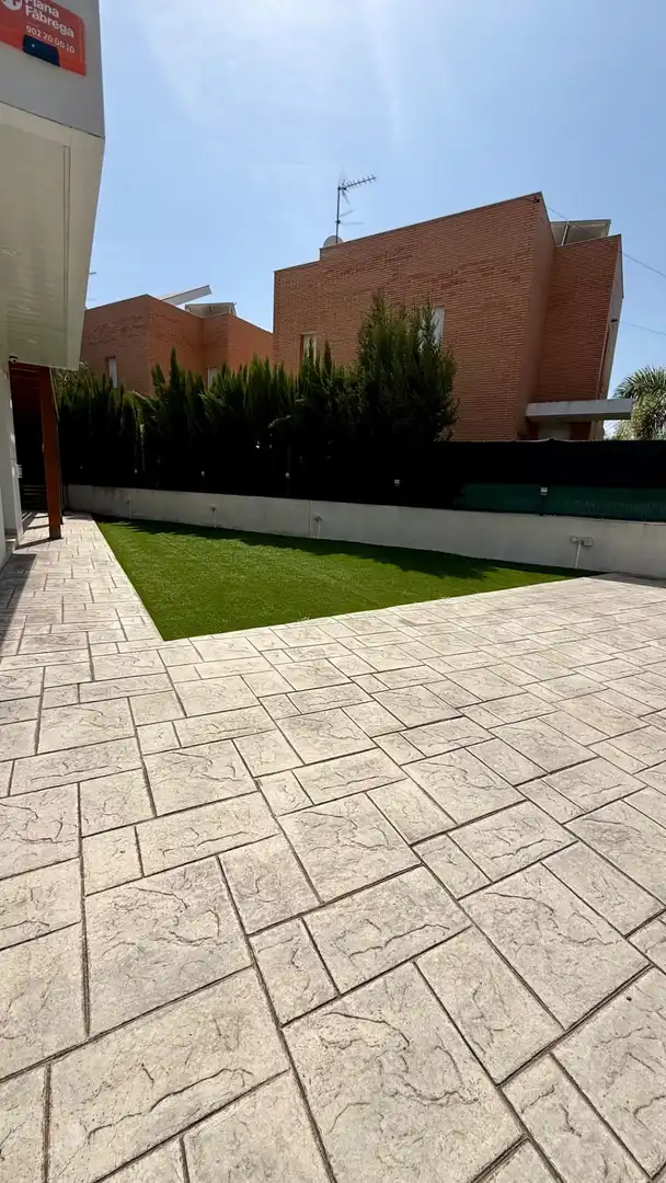 Casa bifamiliare con piscina in vendita a Carrer MANUEL BERGES, imagen 5