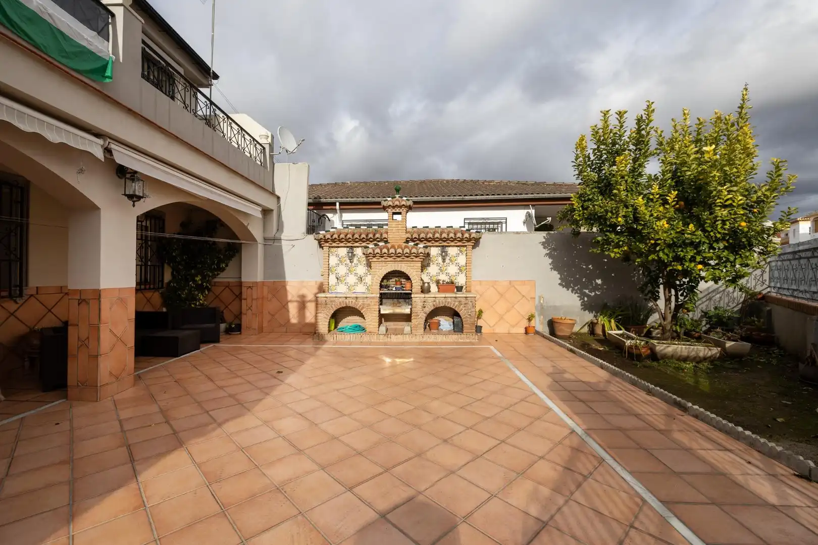 Garden of Detached homes for sale in La Zubia  with Air Conditioner, Terrace and Storage room