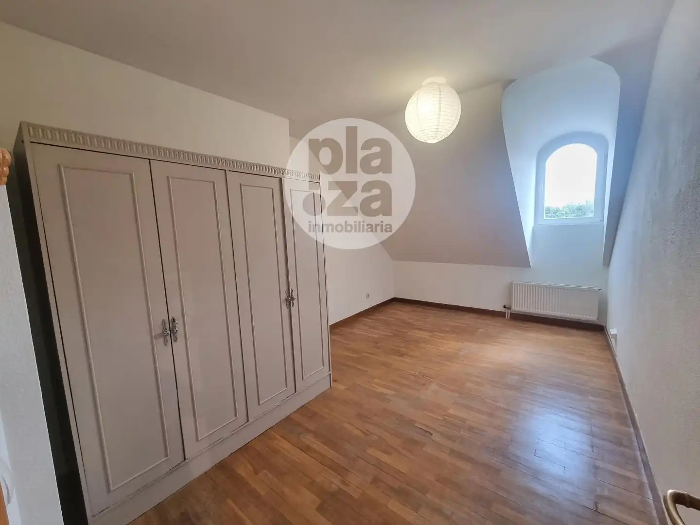 Habitación de Ático de alquiler en Burgos con Calefacción, Terraza y Trastero
